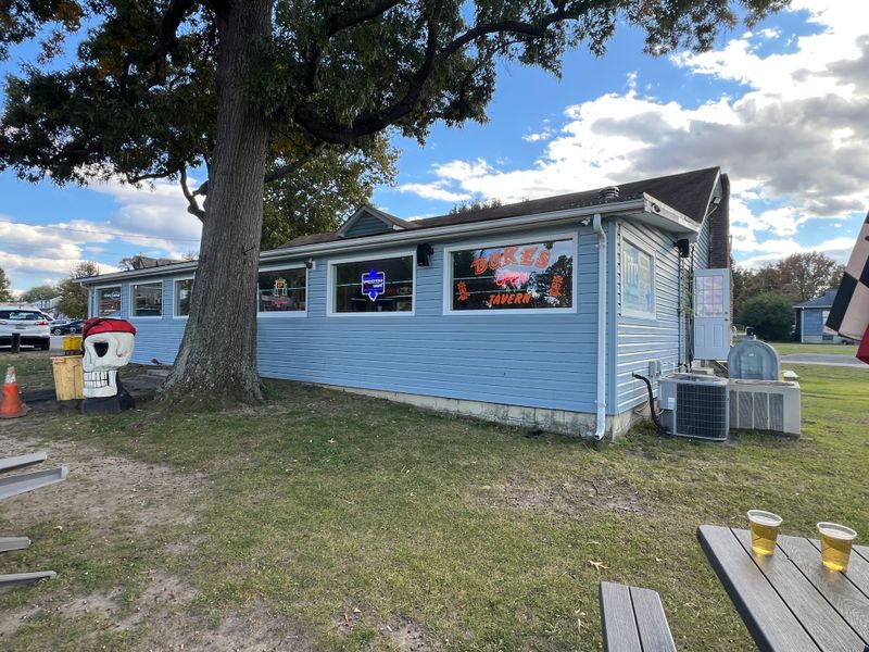 13 South Carolina Roadside Grills Known For Classic Southern Cooking - Decor Hint Duke's Tavern