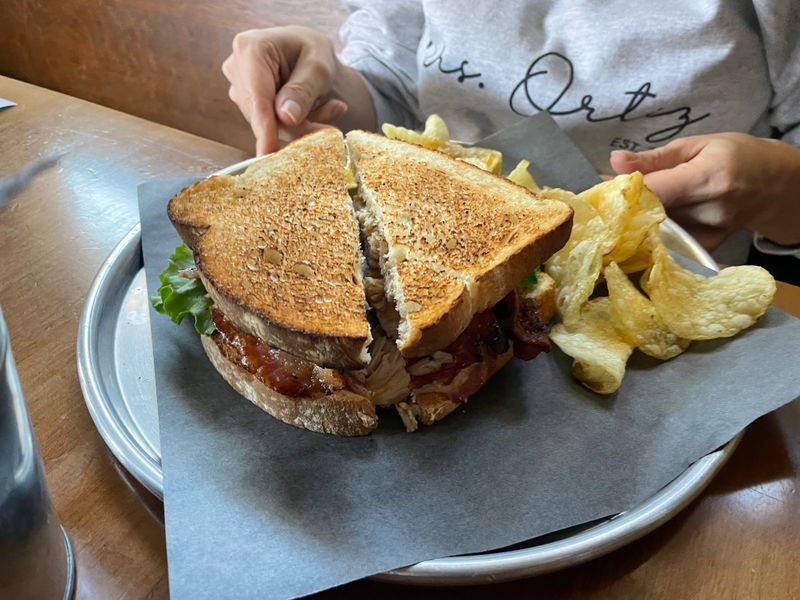 Albany's, New York Best BBQ Spot, According To Yelp Reviews (And The Other Top 6) - Decor Hint Tipsy Moose