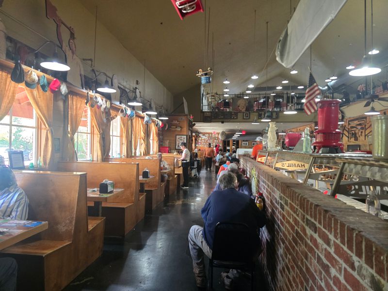 Mississippi Buffets Serving Fried Chicken That Feels Straight Out Of Church Potluck - Decor Hint Mama Hamil's