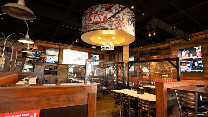 10 Ohio Lobster Roll Spots Bringing Bold East Coast Flavor To The Midwest - Decor Hint Jay's Crab Boil & Oyster Bar