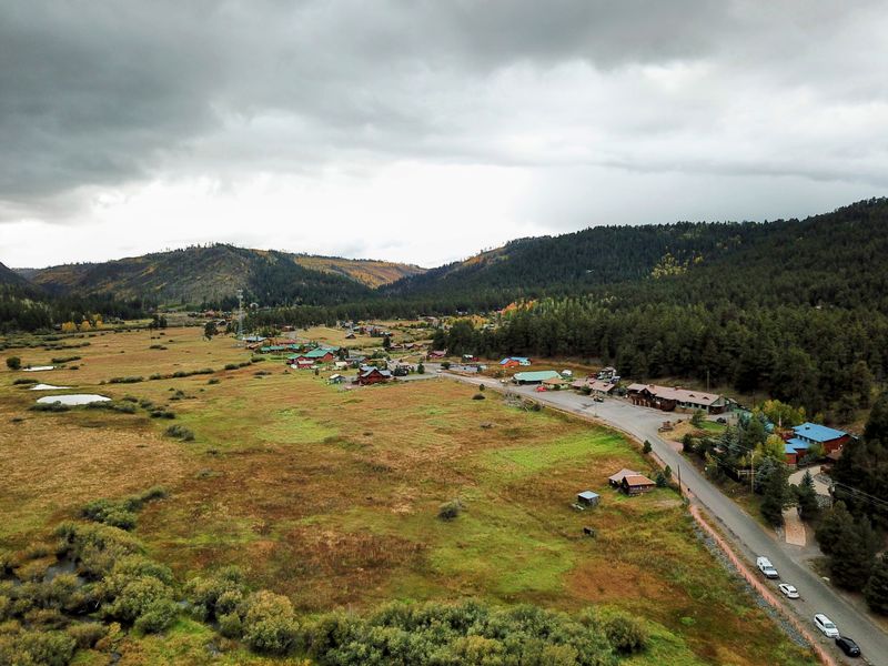 Arizona's Peaceful Mountain Escape Where Locals Go To Unwind - Decor Hint Stargazing Under Dark Skies