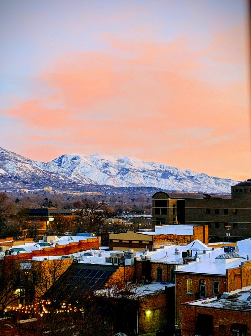 14 Utah Ski Towns For Epic Powder, Skiing, And Unforgettable Winter Views - Decor Hint Ogden