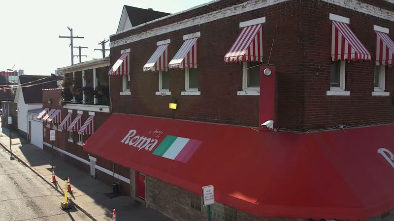 17 Michigan Spots Crafting Italian Subs So Big They're Practically Landmarks - Decor Hint Amore da Roma