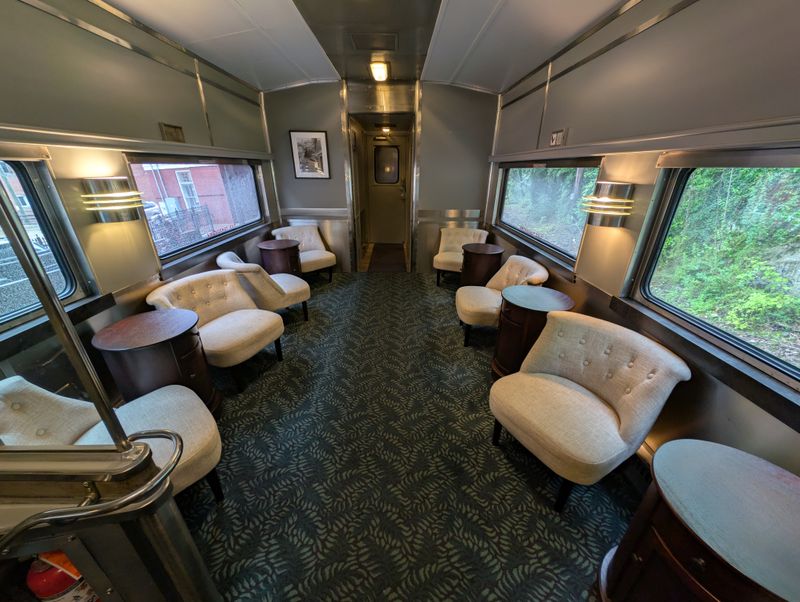 Join Santa For A Festive Ride On Virginia's Scenic Holiday Express - Decor Hint Free Rides For Toddlers Under Two