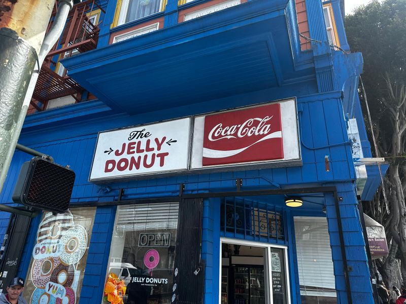 13 California Doughnut Shops That Consistently Rank Among The Best In America - Decor Hint The Jelly Donut