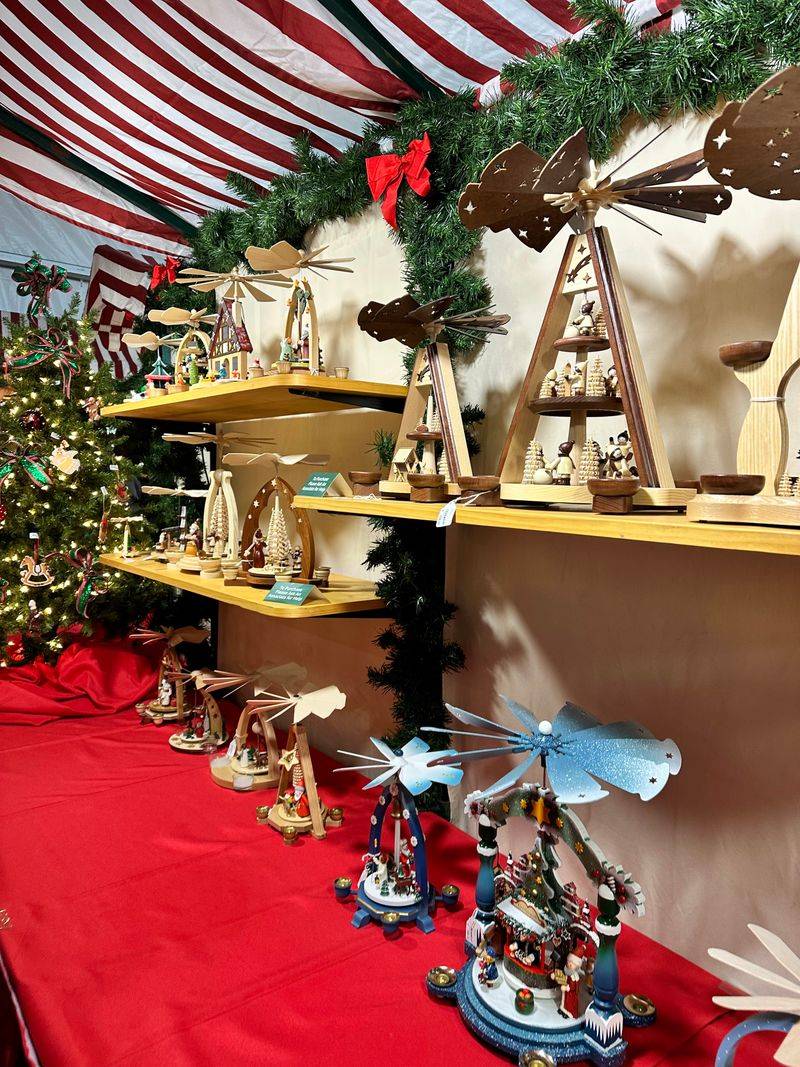 13 Naperville Winter Moments That Feel Straight Out Of A Holiday Movie - Decor Hint Christkindlmarket Naperville