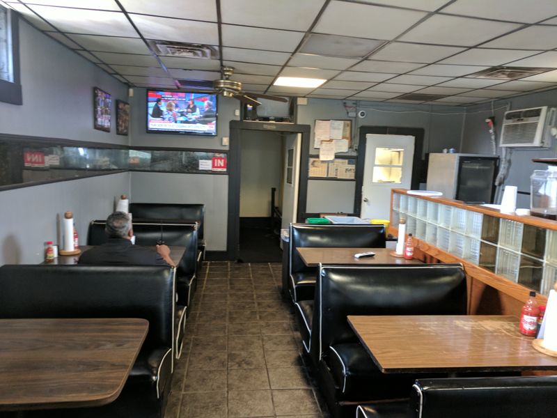 Alabama's Top Soul Food Secret: Loved By Locals, Hidden From The Rest Of The World - Decor Hint The Hole In The Wall That Serves Five Star Food