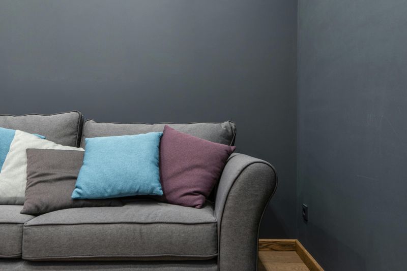 17 Sofa Tones Virginia Homeowners Are Replacing As New Trends Take Over - Decor Hint Charcoal Gray