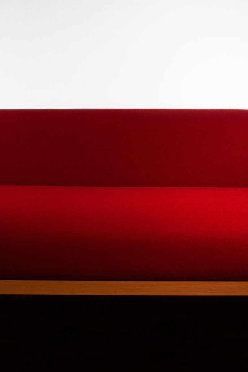 19 Mississippi Sofa Colors Losing Their Charm In 2026 - Decor Hint Bright Red