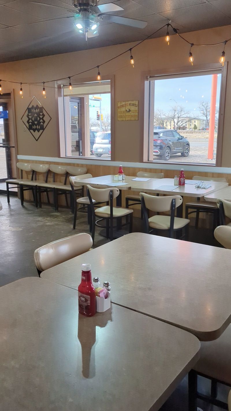 New Mexico Lakeside Dining Destinations With Unforgettable Vistas - Decor Hint The Purple Cow Cafe