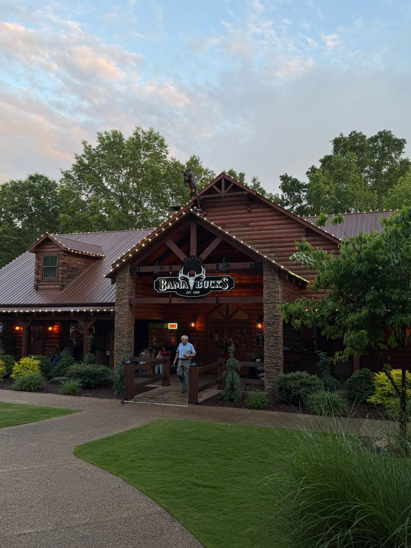 12 Small-Town Alabama Restaurants That Outsiders Rarely Experience - Decor Hint Bama Bucks