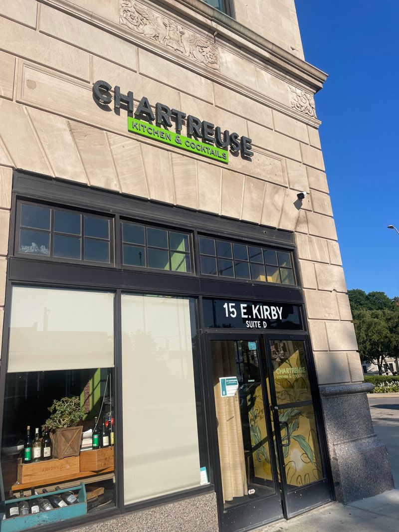 16 Michigan Restaurants People Happily Wait Hours For - And Say It's Worth It - Decor Hint Chartreuse Kitchen & Cocktails