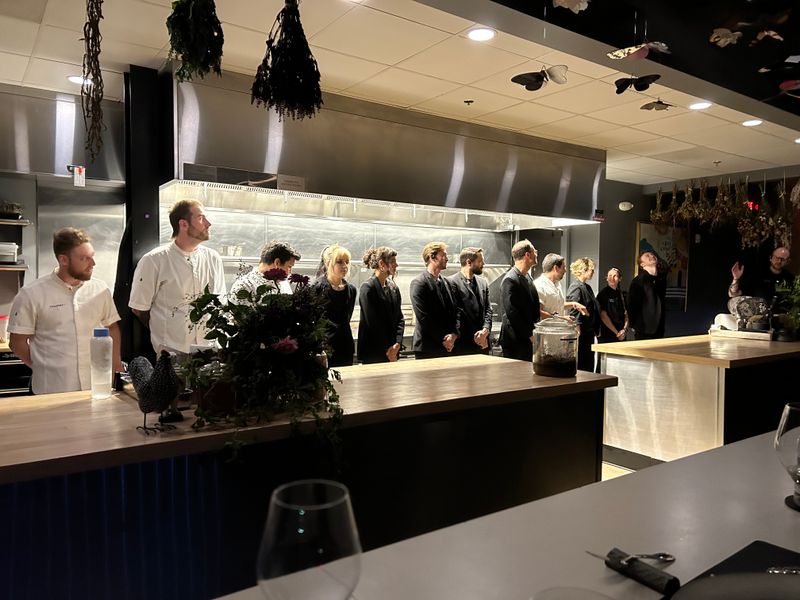 North Carolina Dining Places Where Every Bite Tells The Story - Decor Hint Counter-