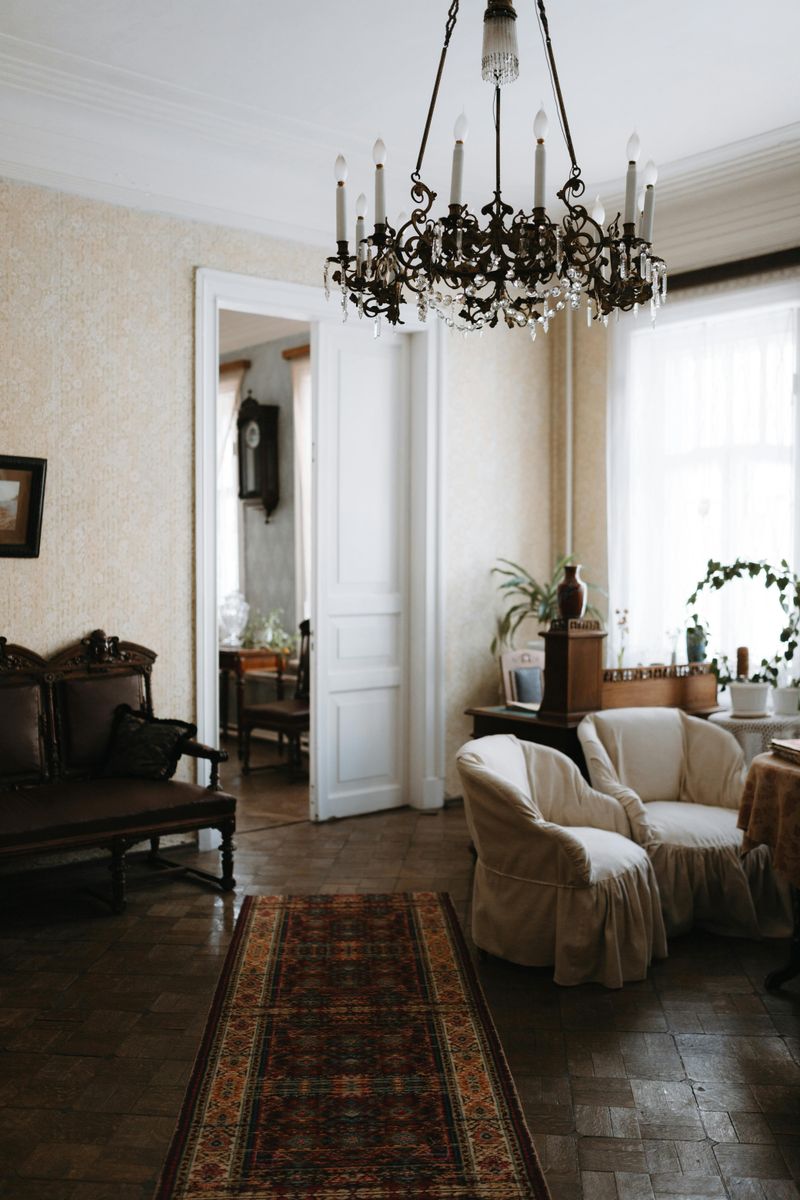 Vintage-Inspired Accents