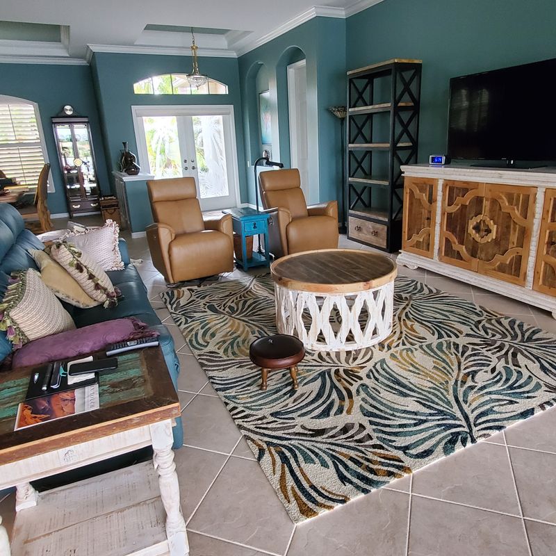 Where Florida Locals Shop For Coastal Home Décor - Decor Hint Pier 22 Home Decor & Furnishings – Venice