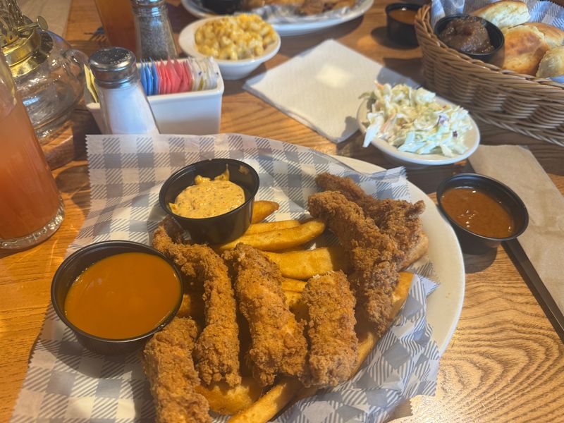 Montana Catfish Shacks Delivering Crispy Bites And Big-Sky Charm - Decor Hint Cracker Barrel Restaurant