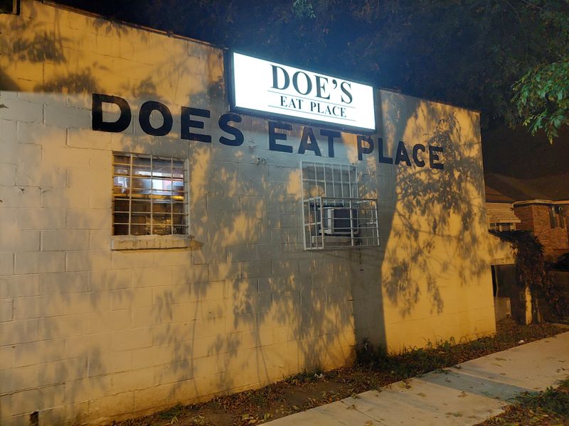 Doe's Eat Place