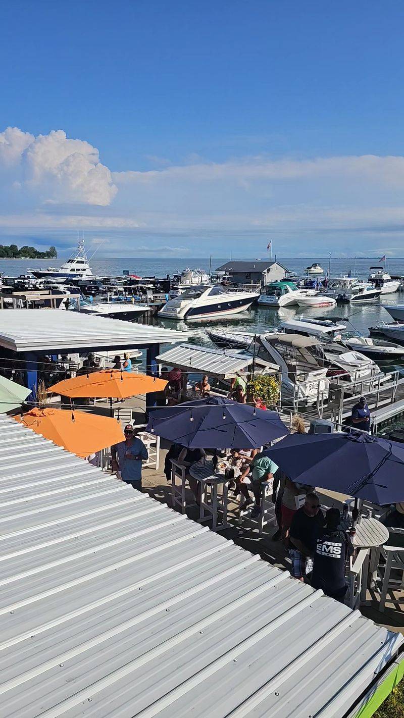 Dockers Waterfront Bar And Restaurant