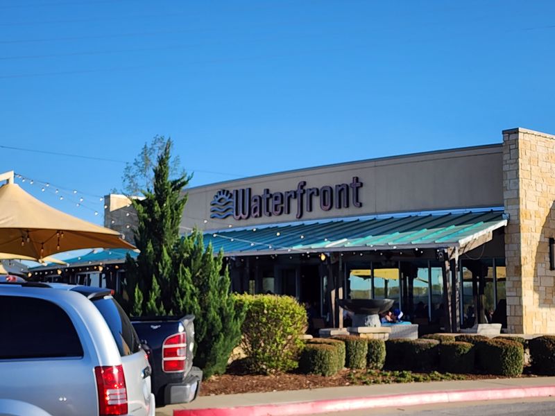 13 Must-Visit Riverside Restaurants In Texas With Breathtaking Views - Decor Hint Waterfront Grill