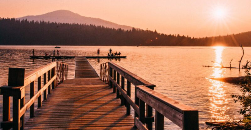 Oregon’s Secret Lakeside Retreat That Feels A World Away