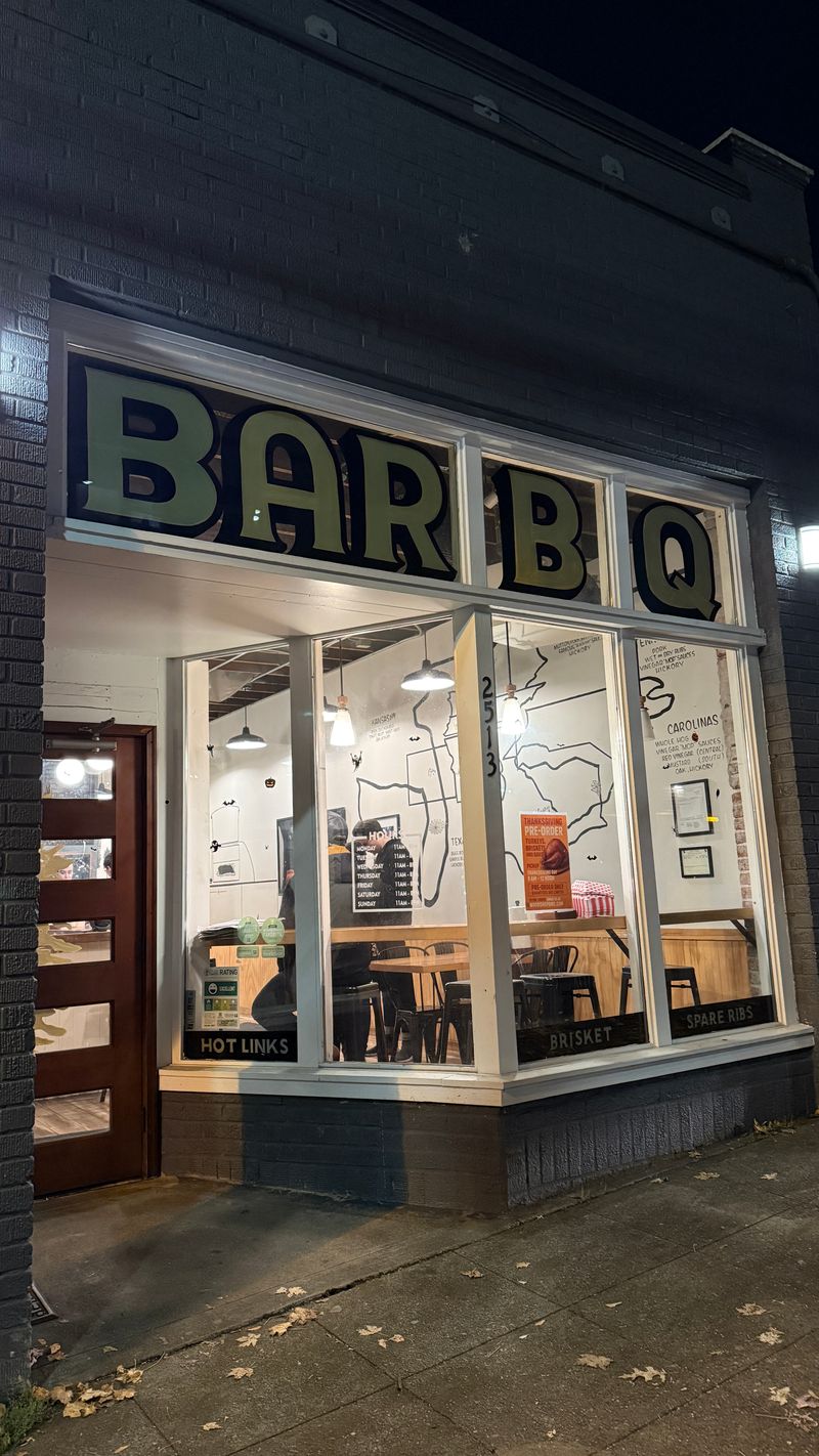 12 Washington BBQ Joints Keeping True Smokehouse Tradition Alive - Decor Hint Wood Shop BBQ