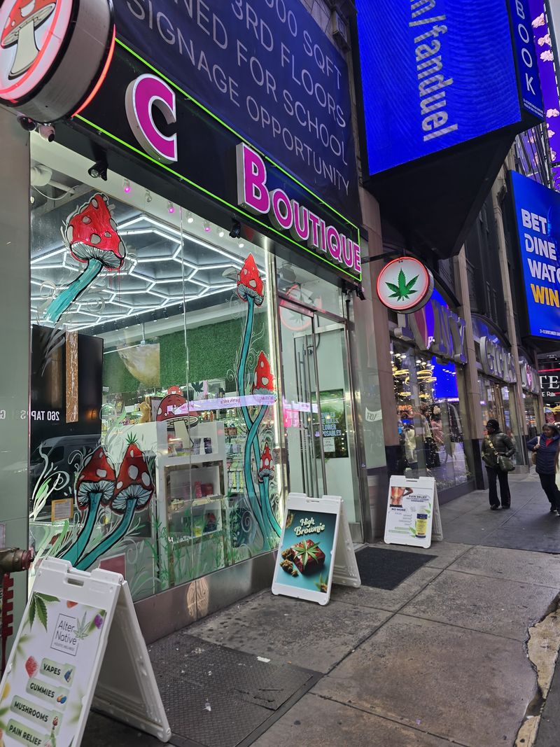 Holiday Cheer Awaits At NYC's Union Square Market - Decor Hint Food And Beverage Delights