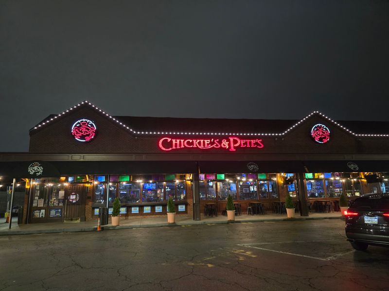 14 Pennsylvania Lobster Roll Shacks Serving Serious Coastal Flavor - Decor Hint Chickie's & Pete's