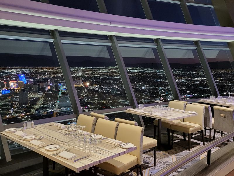 Must-Try Nevada Lakeside Restaurants Offering Stunning Views - Decor Hint Top of the World