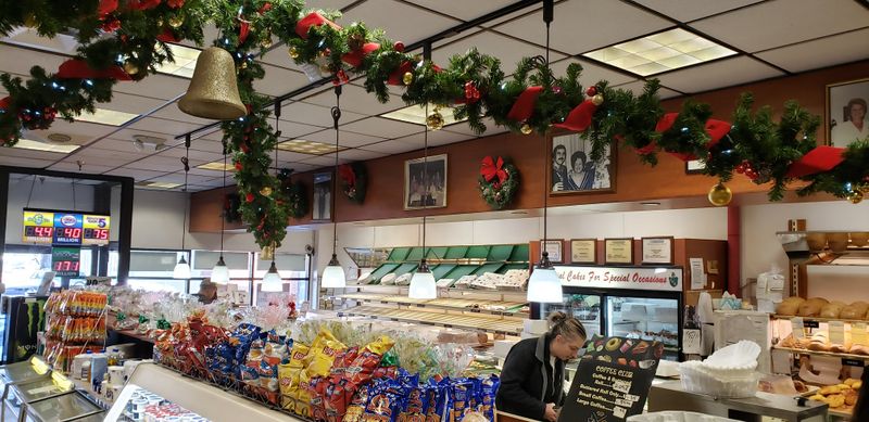 Italian Peoples Bakery