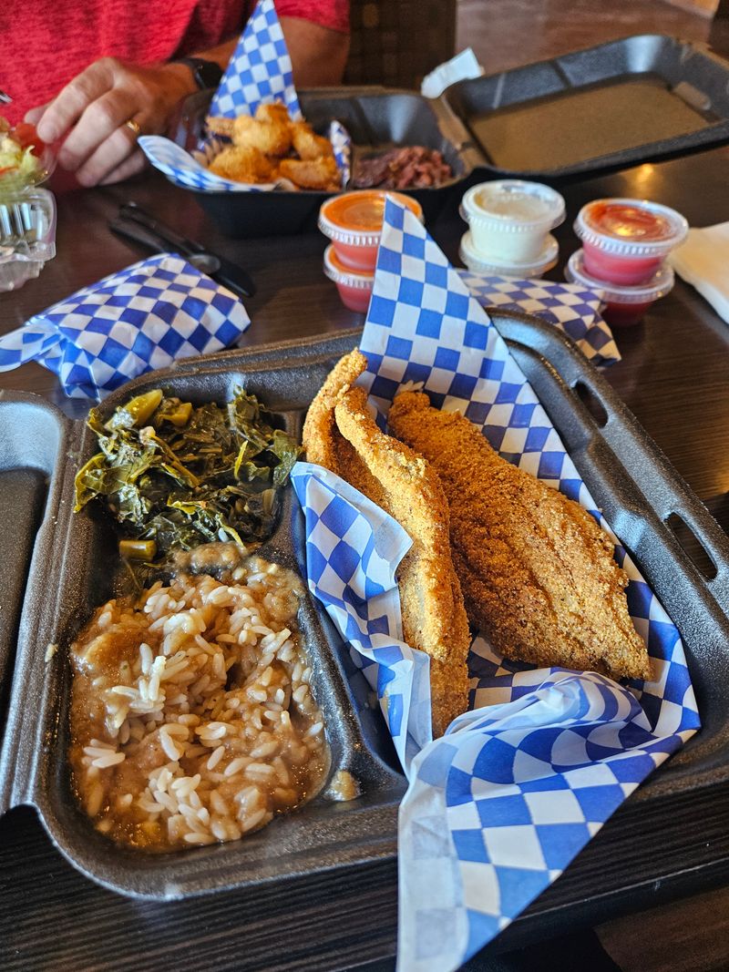 16 Texas Fish Fry Joints That Keep Locals Coming Back Every Friday For Southern Charm - Decor Hint O' Taste & See Eatery – Houston