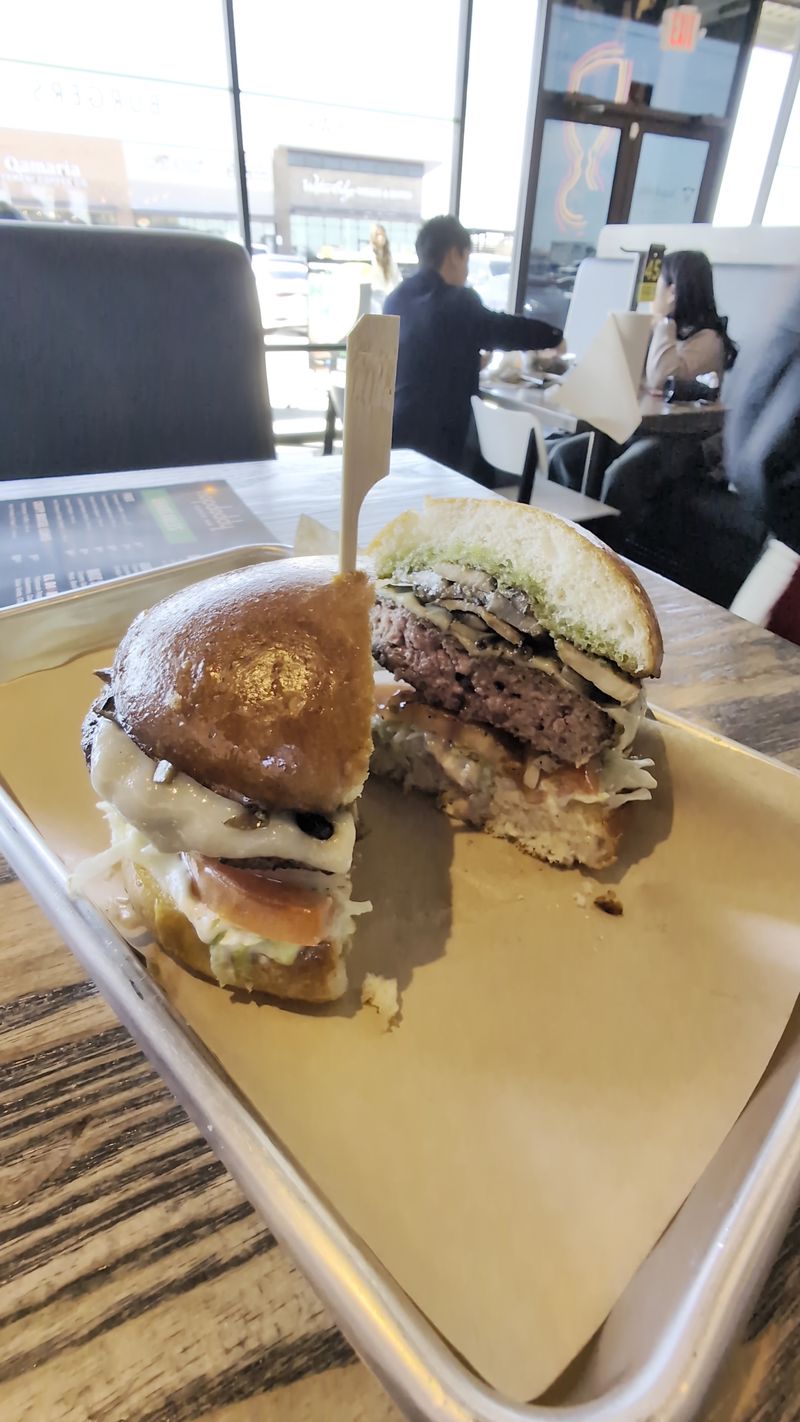 Texas Lobster Roll Spots Serving Big Flavor, No Fuss - Decor Hint Hopdoddy Burger Bar