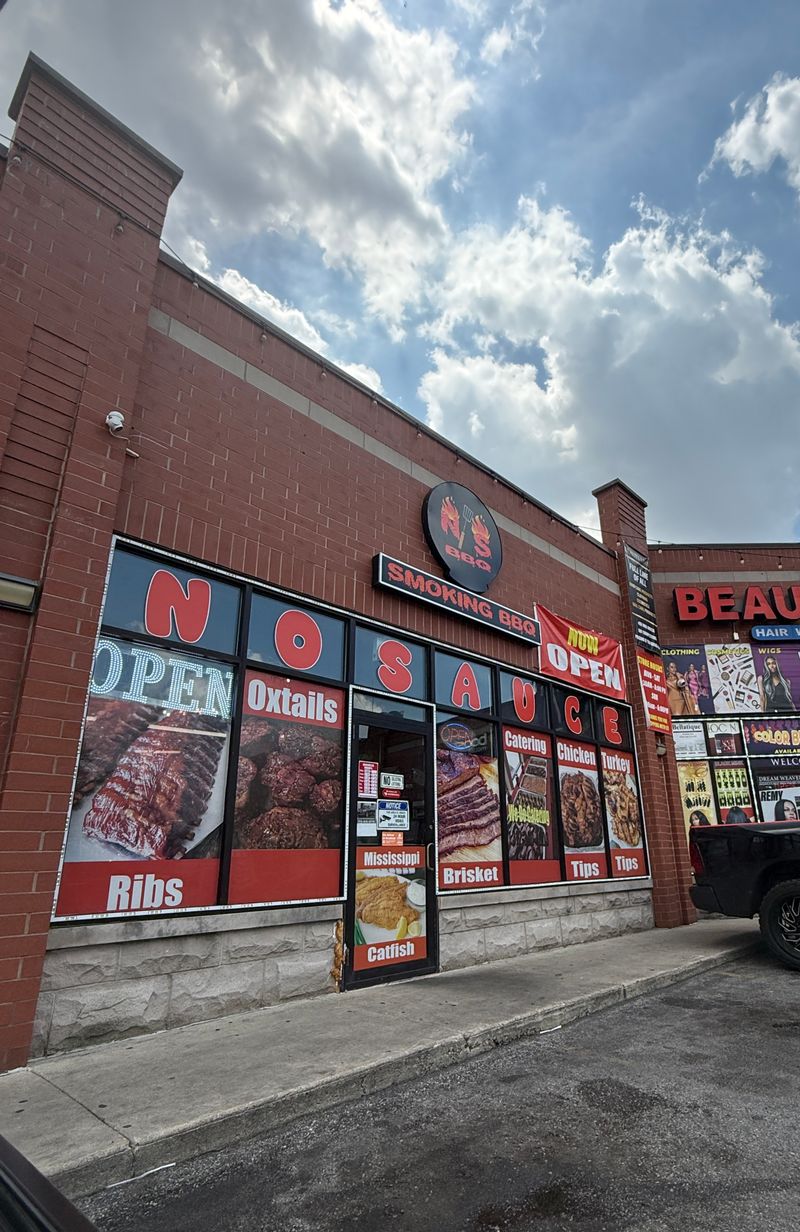 13 Illinois Barbecue Stops Where You Can Taste The Real Smoke In Every Bite - Decor Hint No Sauce AZ Smokehouse