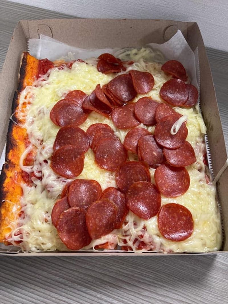 Pennsylvania Pizzerias That Outsell The Big Chains Among Locals - Decor Hint Beto's Pizza