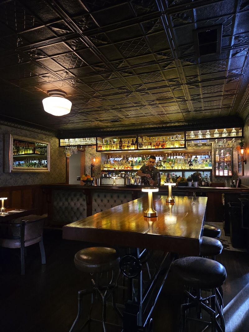 Pasadena's Top Spots For Comfort Food Everyone's Raving About - Decor Hint The Raymond 1886