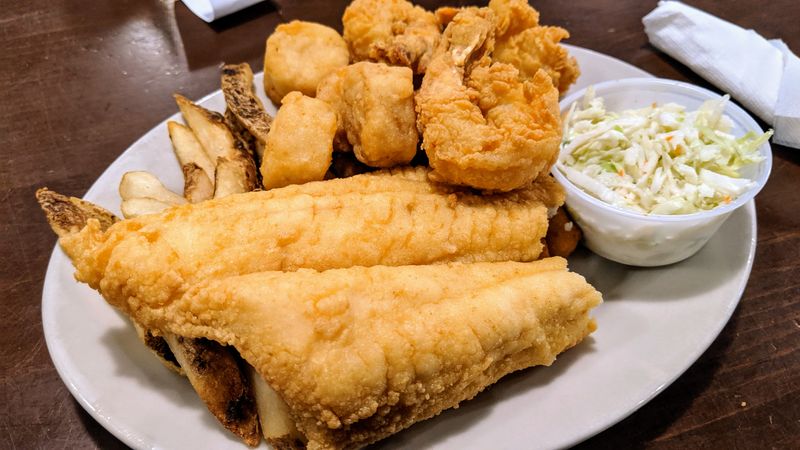 16 North Carolina Seafood Buffets That Keep Locals Coming Back Again And Again - Decor Hint Fisherman's Galley