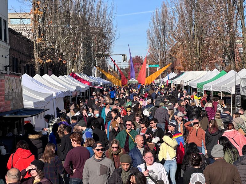 Local Washington Markets Offering Artisan Level Quality You Can Taste - Decor Hint Ballard Farmers Market, Seattle