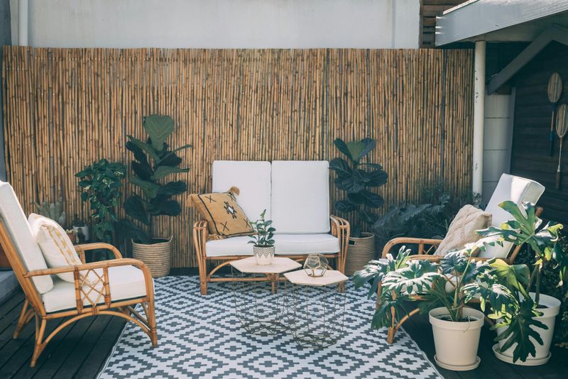 11 Cozy Winter Décor Ideas For Hawaii Homes That Blend Festive And Island-Inspired Vibes - Decor Hint Bamboo and Rattan Furniture