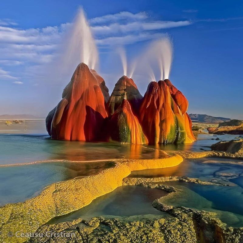 18 Wonderfully Weird Roadside Attractions In Nevada You Need To See To Believe - Decor Hint Fly Geyser