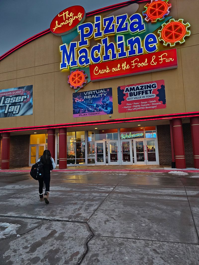 The Amazing Pizza Machine