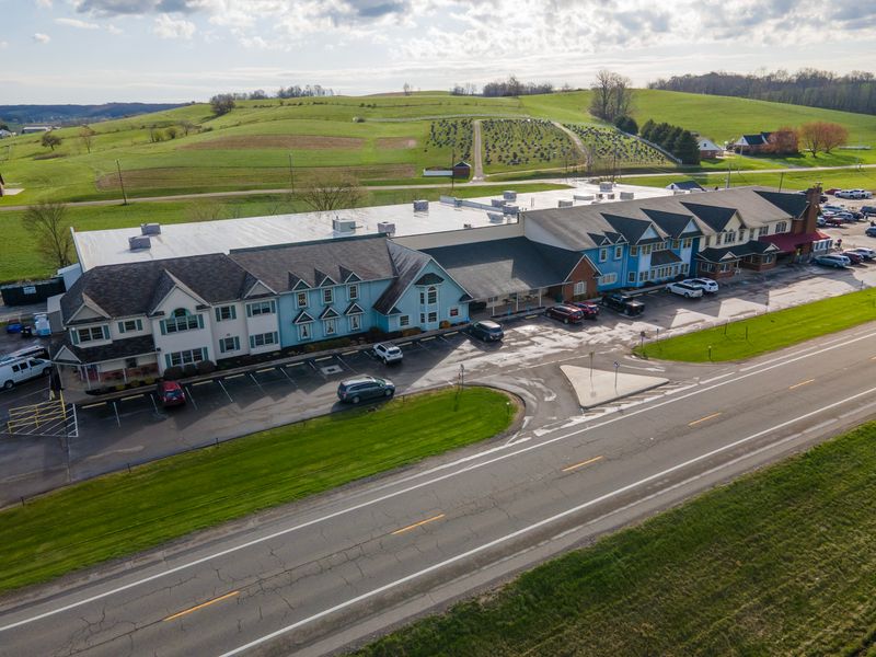 15 Beloved Ohio Buffets Serving The Comfort Foods Midwesterners Crave - Decor Hint Walnut Creek Cheese Haus & Restaurant