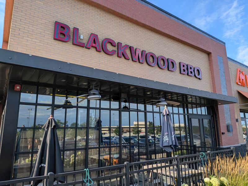 13 Illinois Barbecue Stops Where You Can Taste The Real Smoke In Every Bite - Decor Hint Blackwood BBQ