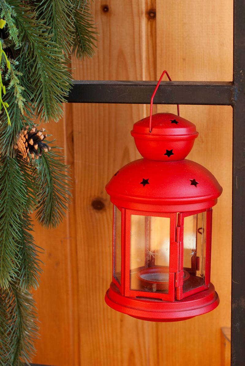 Lanterns With Flameless Candles