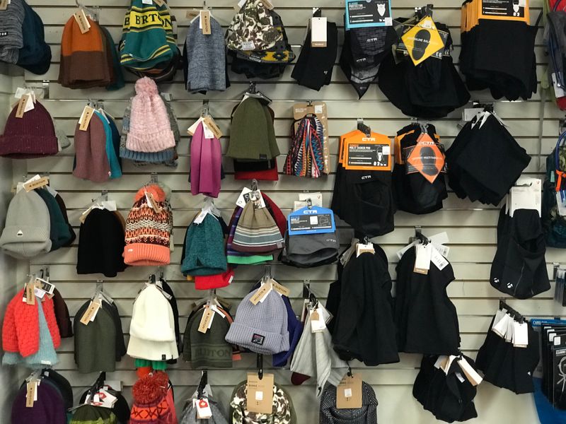 12 Magical Ways To Enjoy Colorado's Cascade Canyon Winter Train Ride - Decor Hint Proper Winter Clothing Preparation