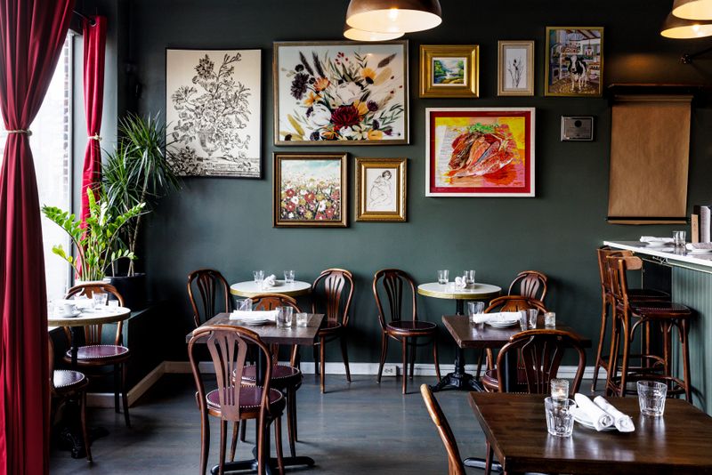 13 Italian Dining Secrets Massachusetts Locals Can't Keep To Themselves - Decor Hint Via Cannuccia