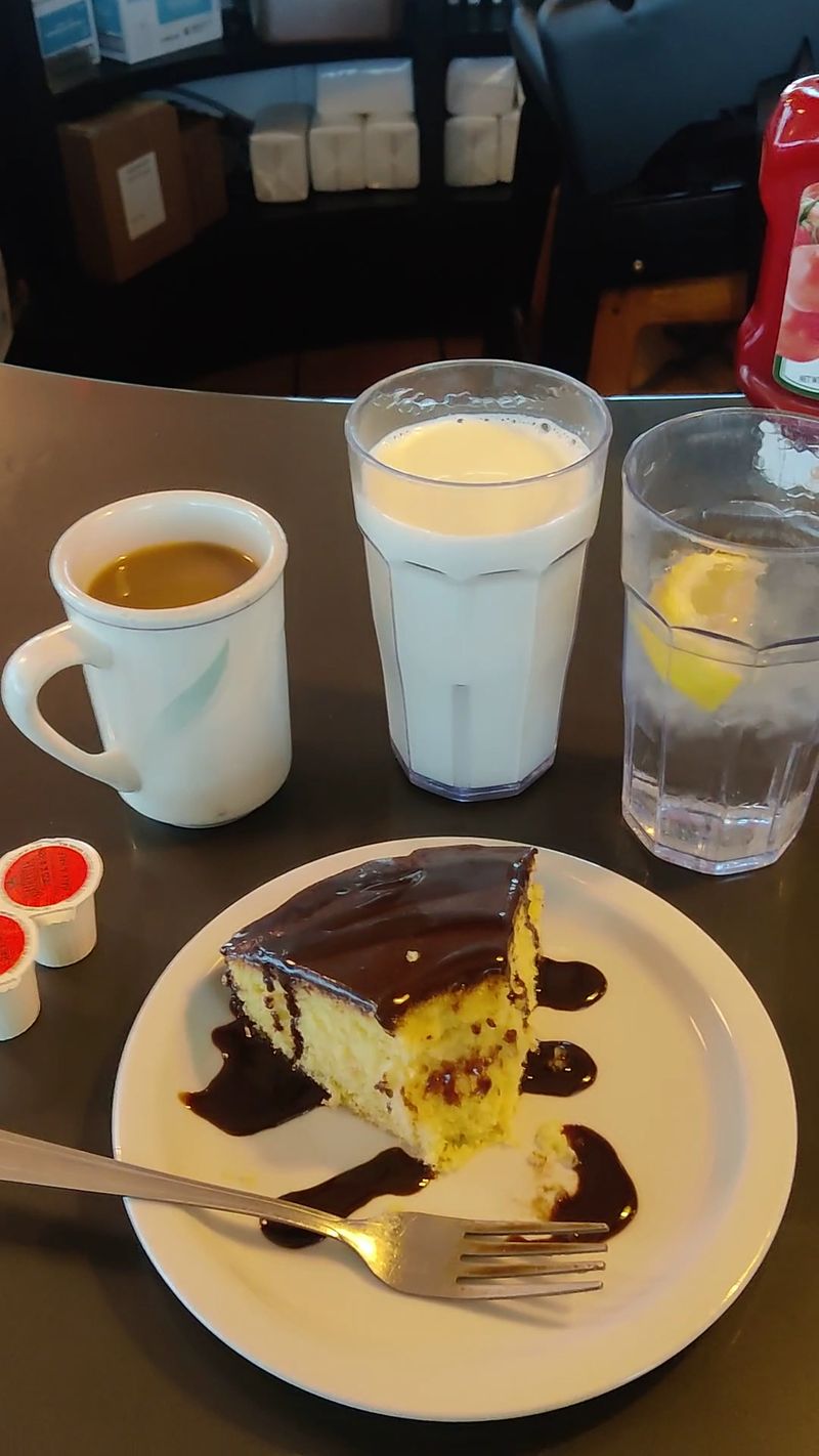 Wyoming's Roadside Joint That's Still Serving Chicken-Fried Steak The Old-Fashioned Way - Decor Hint Reviews That Speak Volumes About Quality