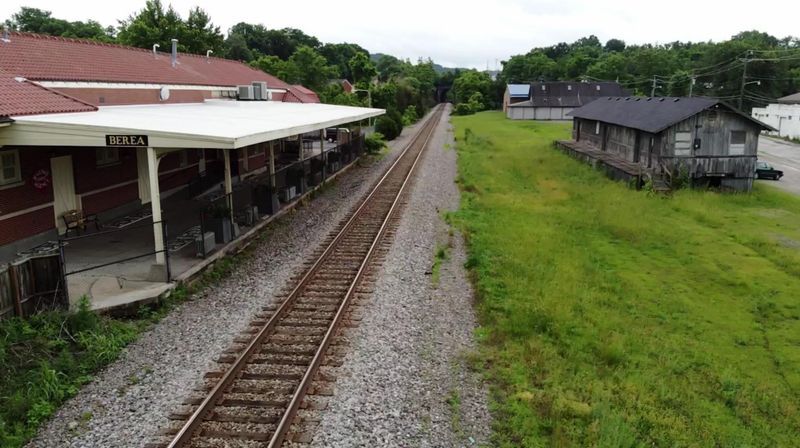 A Quaint Kentucky Town Made For A Peaceful Weekend Escape - Decor Hint Historic Architecture And The Berea Depot