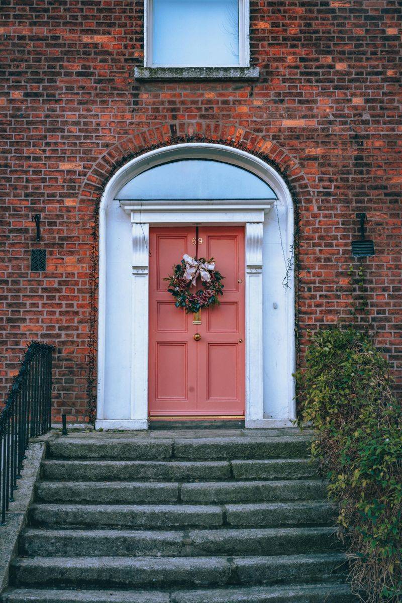 17 Iowa Home Styles That May Not Make It To The Next Generation - Decor Hint Colonial Revival