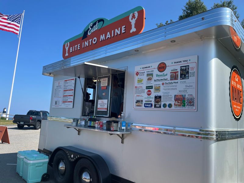 15 Maine Spots Serving Lobster Rolls Packed With Pure Coastal Flavor - Decor Hint Bite Into Maine