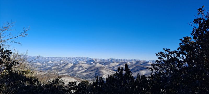 17 Georgia Overlooks Offering Stunning Views Locals Can't Get Enough Of - Decor Hint Tray Mountain Overlook