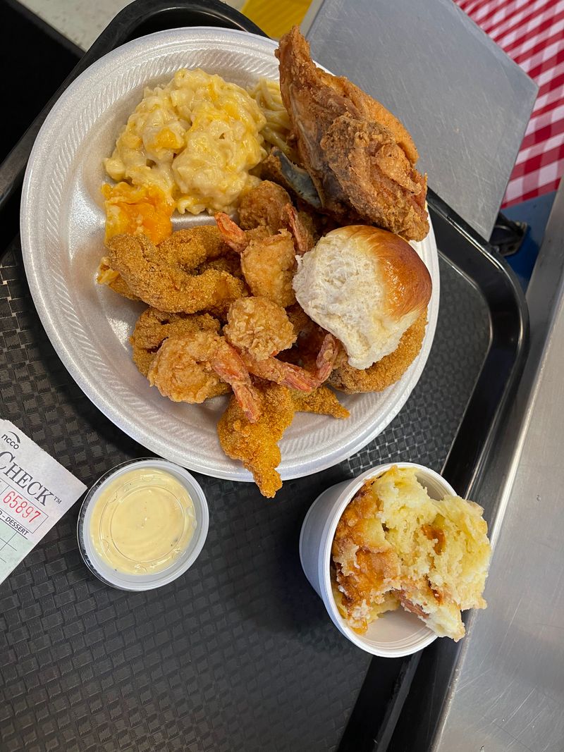 Reasons Why South Carolina's Culinary Scene Is Your Must Visit Destination For Food Tourism In 2026 - Decor Hint A Beautiful Mix of Southern Cooking Styles